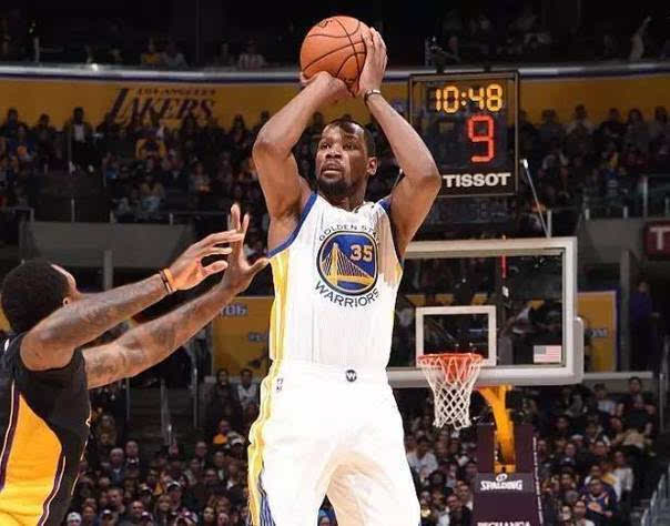 联赛中的竞 联赛中的竞